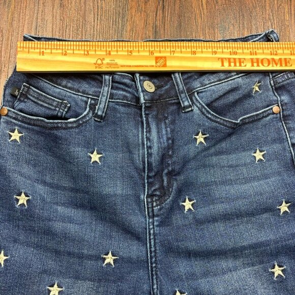 Judy Blue Medium Wash Faded Skinny Star Embroidered Raw Hem Jeans Size 5/27 - Picture 7 of 10